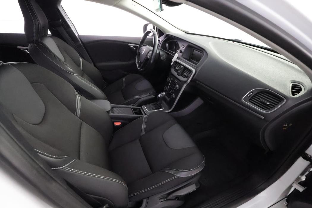 VOLVO V40 2013