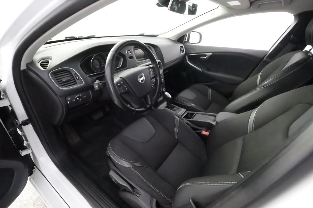 VOLVO V40 2013