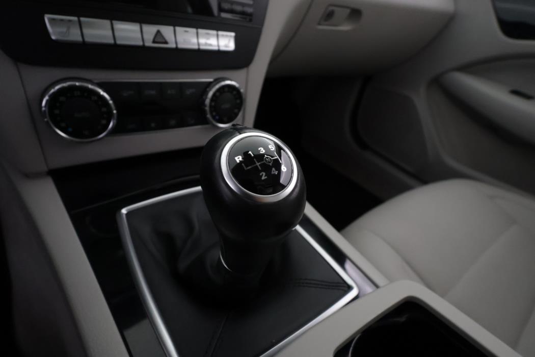 MERCEDES-BENZ C 2012