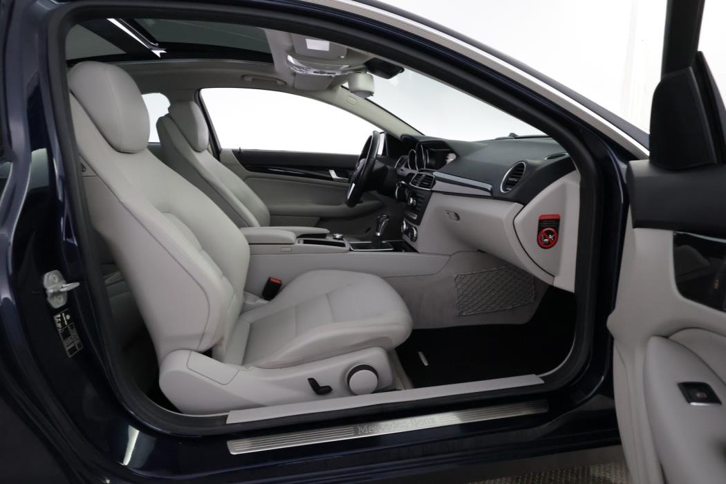 MERCEDES-BENZ C 2012