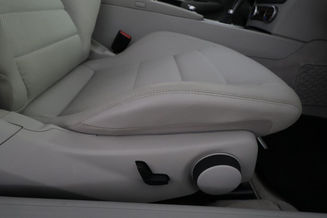 MERCEDES-BENZ C 2012