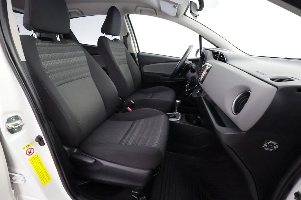 TOYOTA Yaris 2017