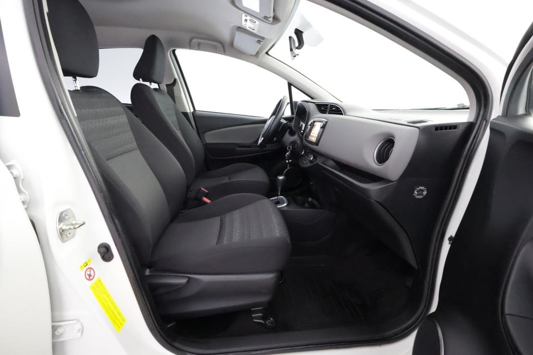 TOYOTA Yaris 2017