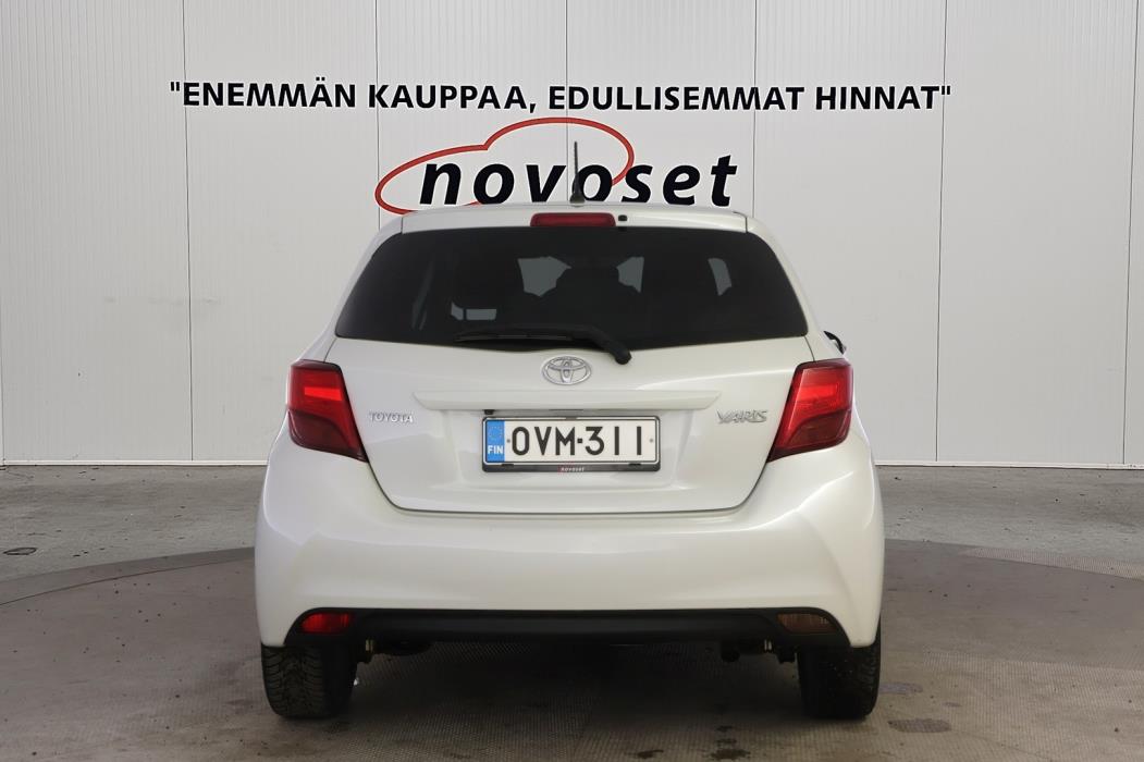 TOYOTA Yaris 2017