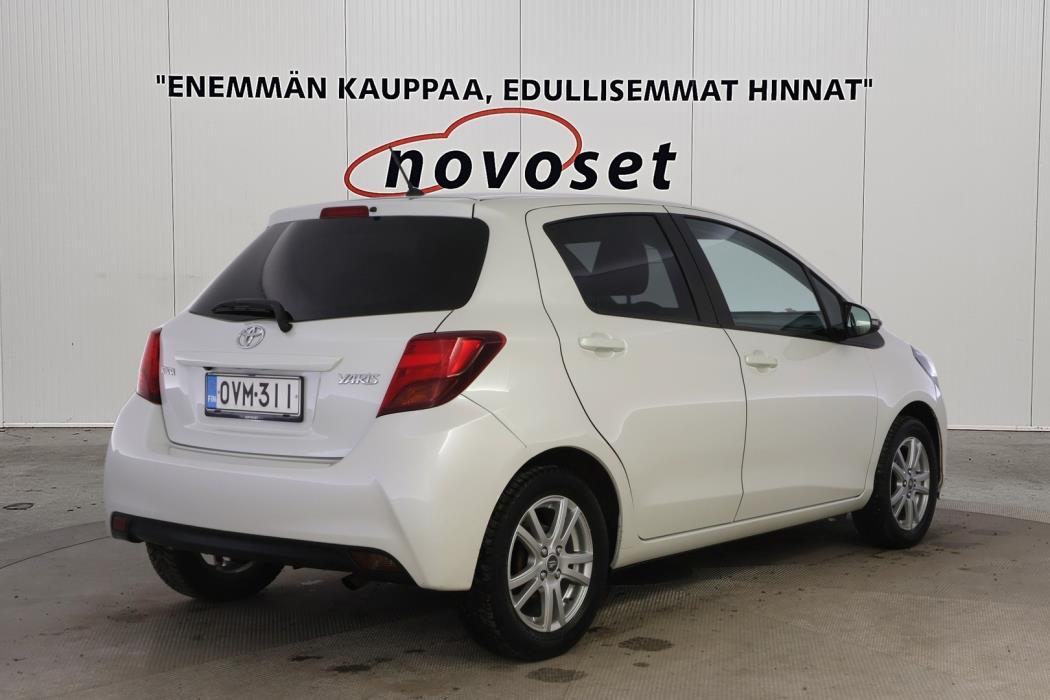 TOYOTA Yaris 2017