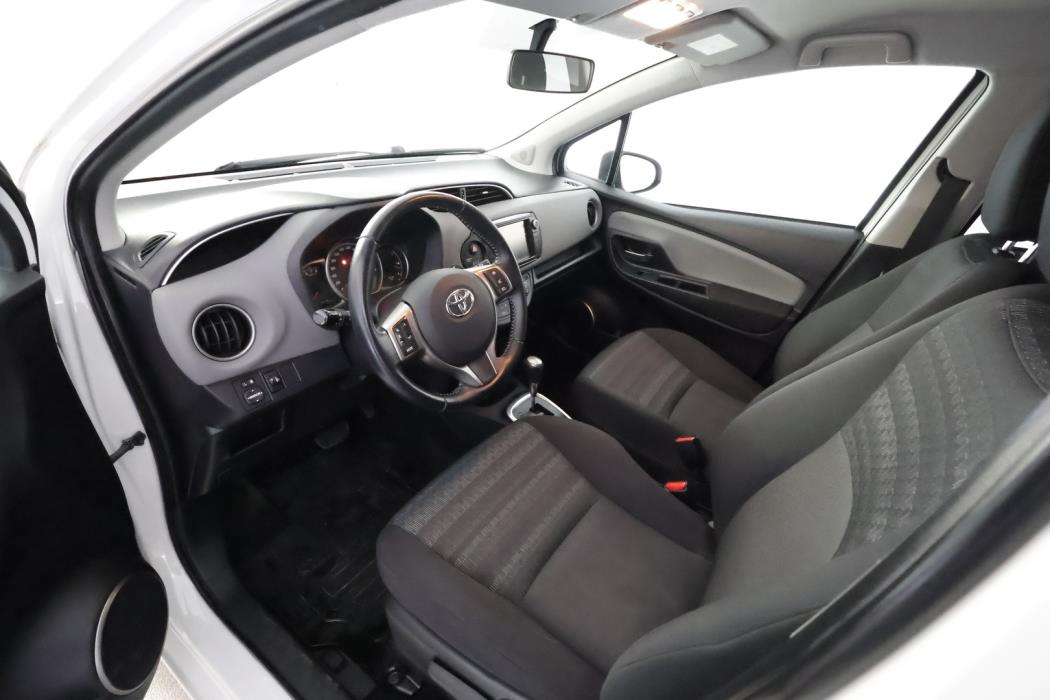 TOYOTA Yaris 2017
