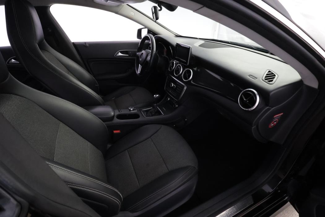MERCEDES-BENZ CLA 2014