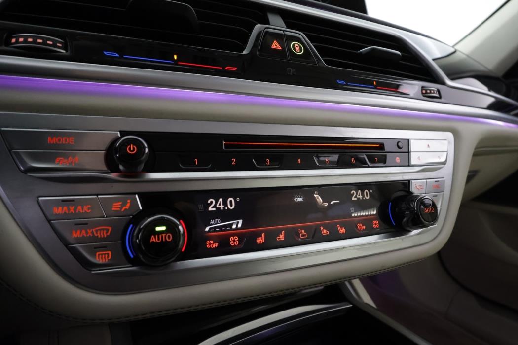 BMW 740 2016