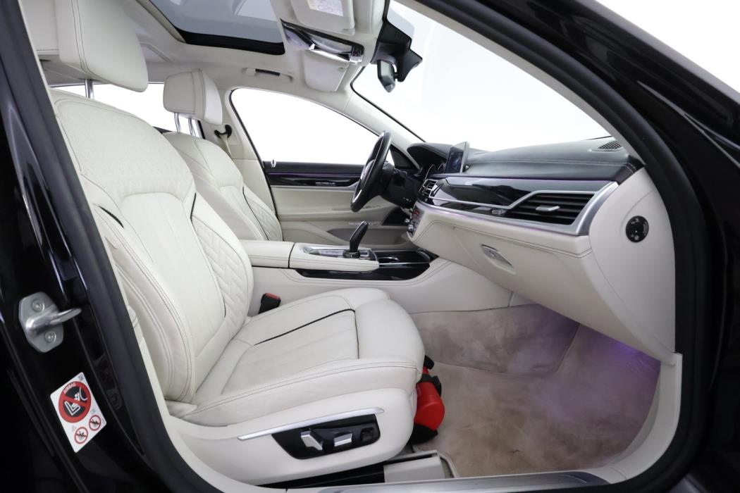 BMW 740 2016