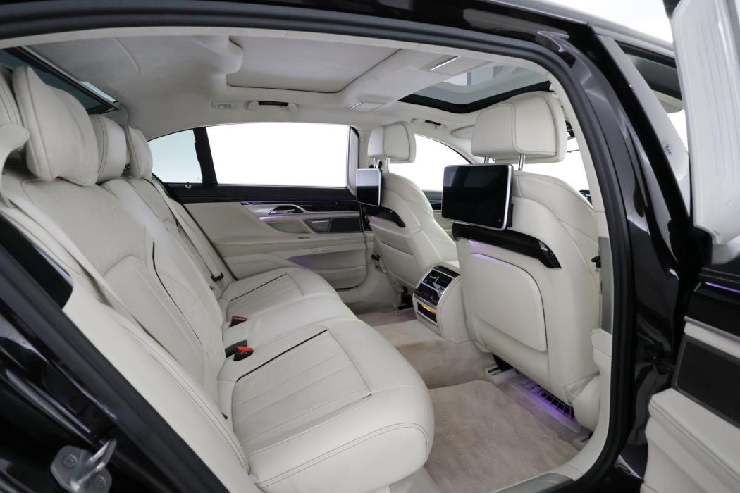 BMW 740 2016