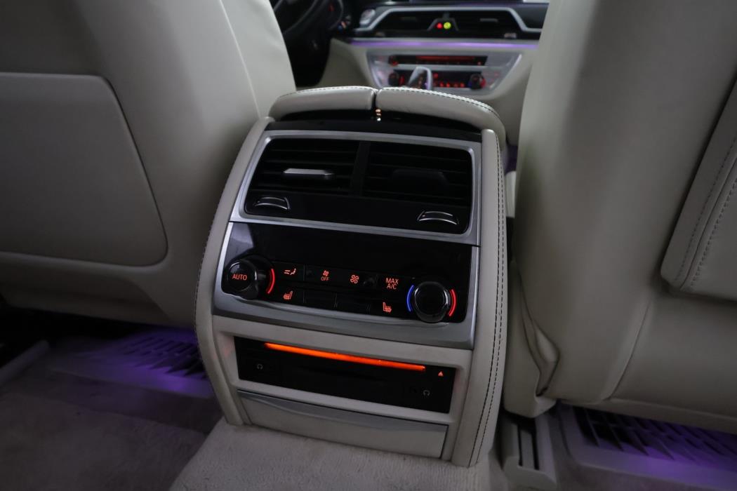 BMW 740 2016