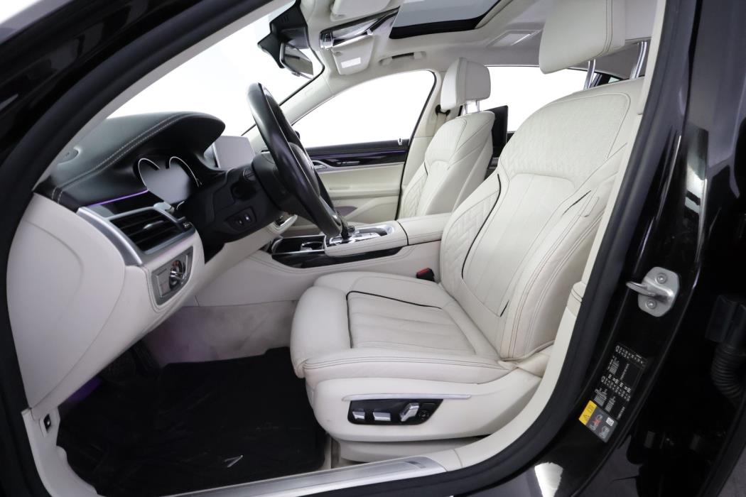 BMW 740 2016