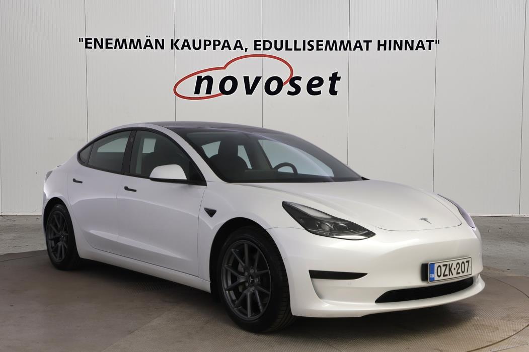 TESLA Model 3 2021