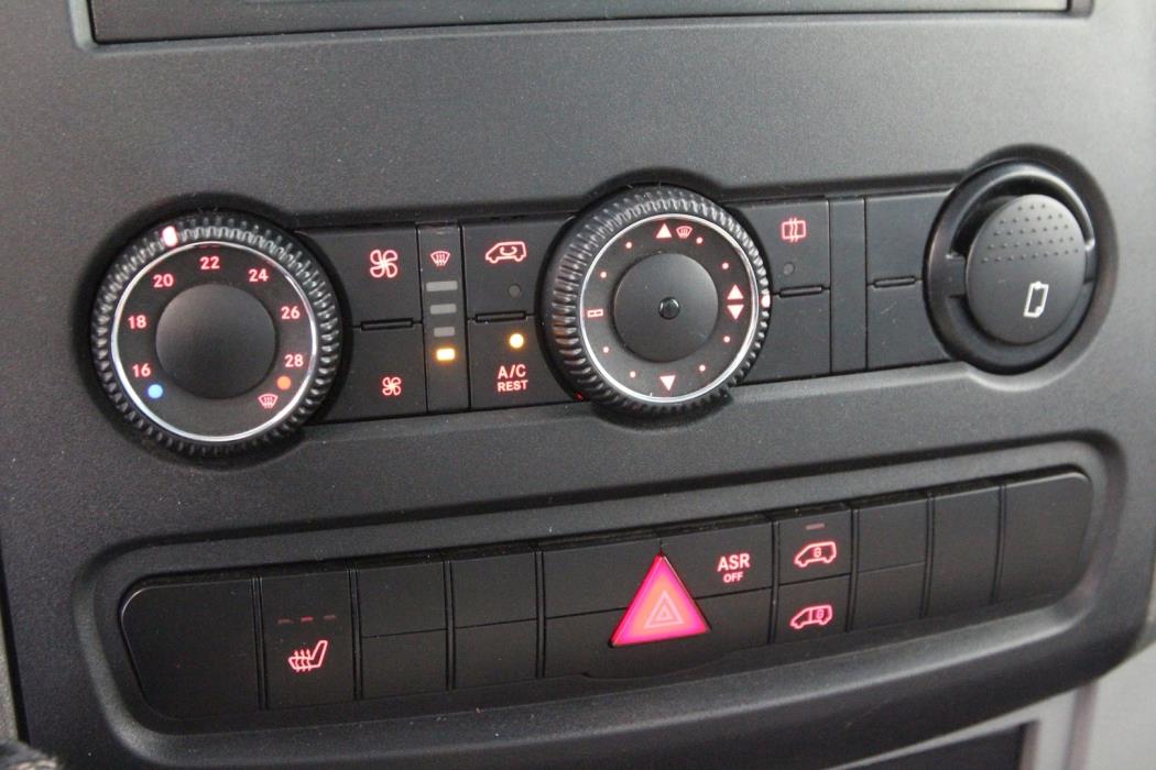 VOLKSWAGEN Crafter 2011