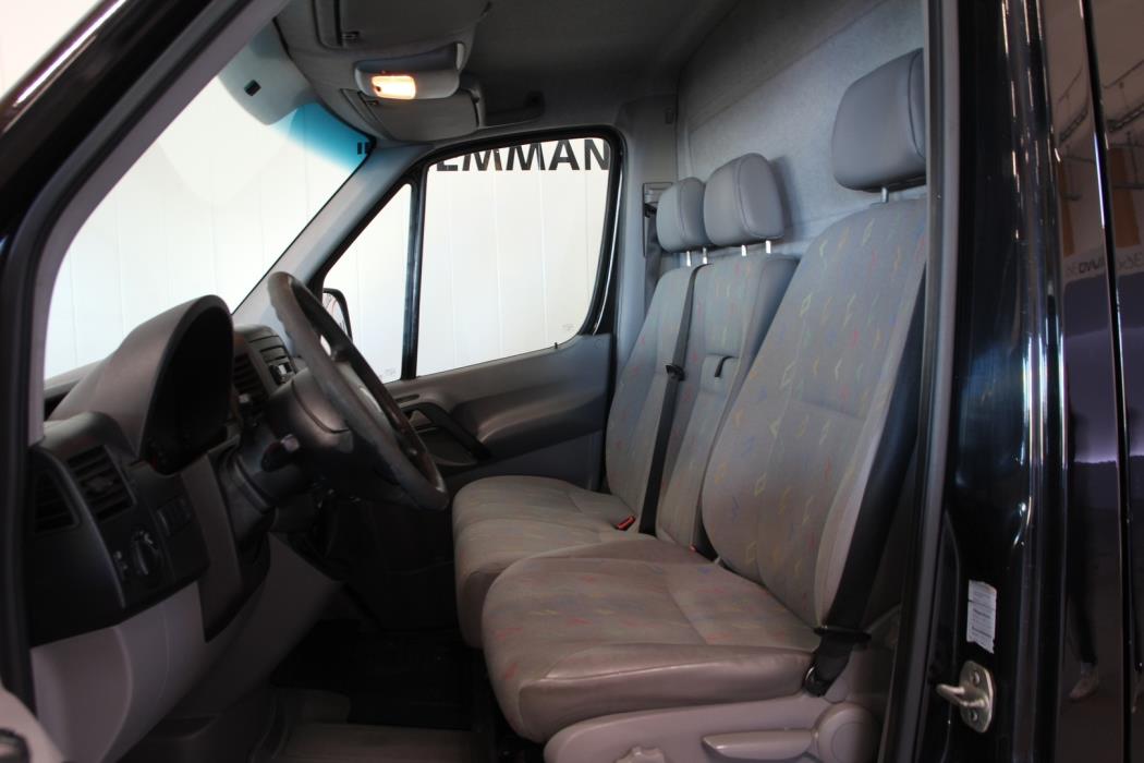 VOLKSWAGEN Crafter 2011