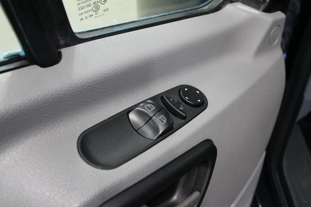 VOLKSWAGEN Crafter 2011