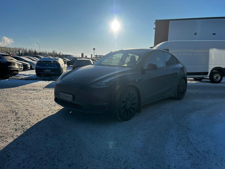 TESLA Model Y 2023