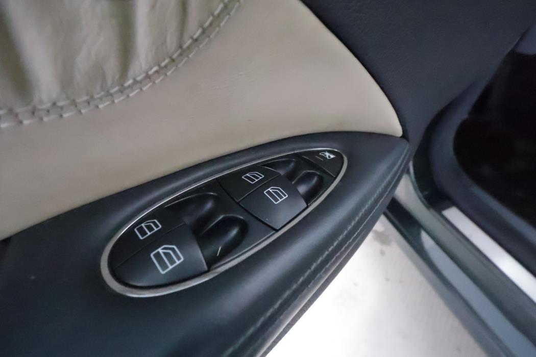 MERCEDES-BENZ E 2004