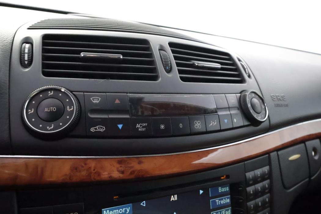 MERCEDES-BENZ E 2004