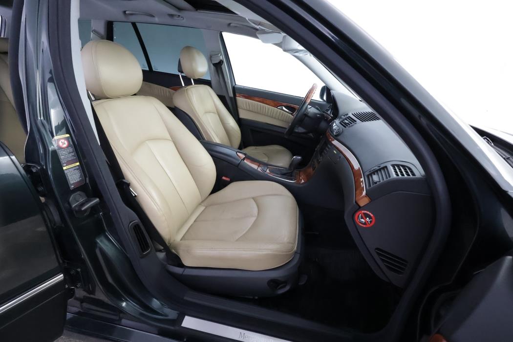 MERCEDES-BENZ E 2004