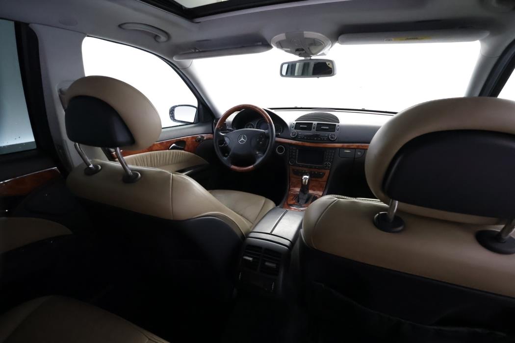 MERCEDES-BENZ E 2004