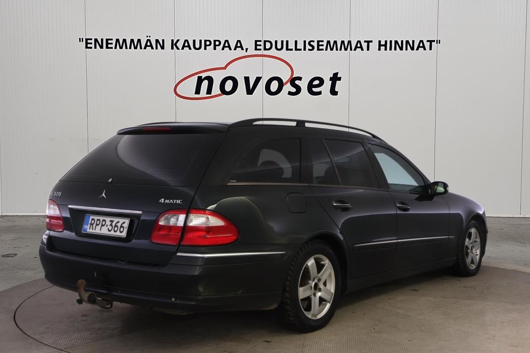 MERCEDES-BENZ E 2004