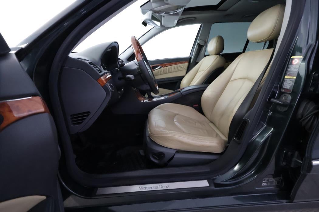 MERCEDES-BENZ E 2004