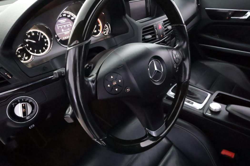MERCEDES-BENZ E 2009