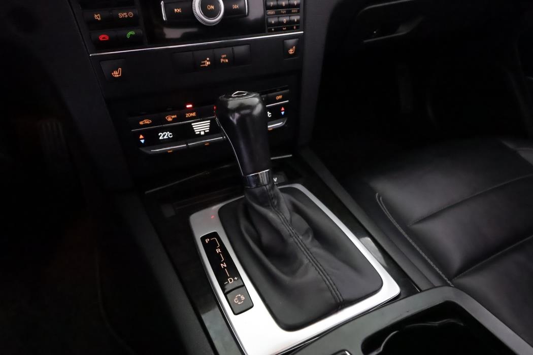 MERCEDES-BENZ E 2009