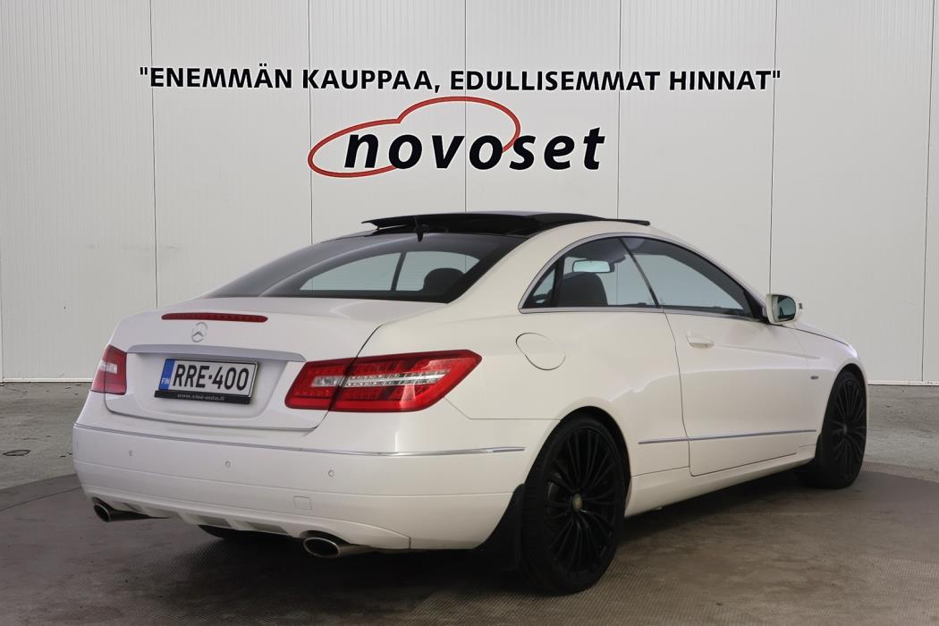 MERCEDES-BENZ E 2009