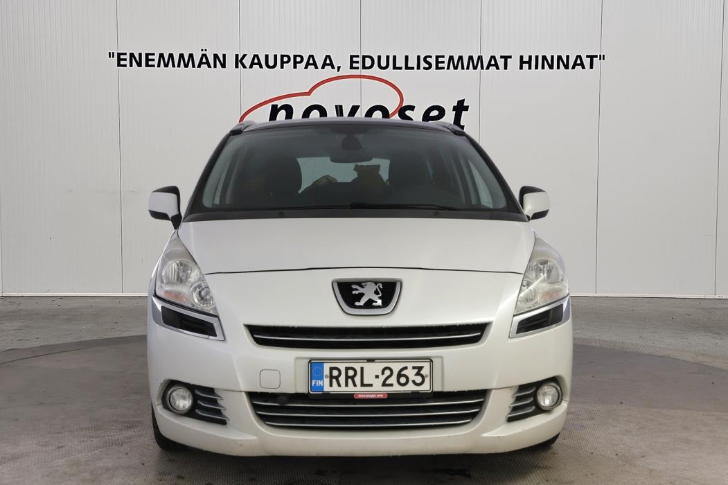 PEUGEOT 5008 2013