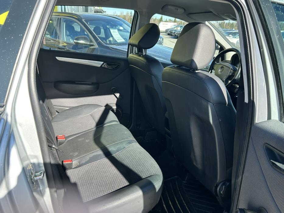 MERCEDES-BENZ B 2009