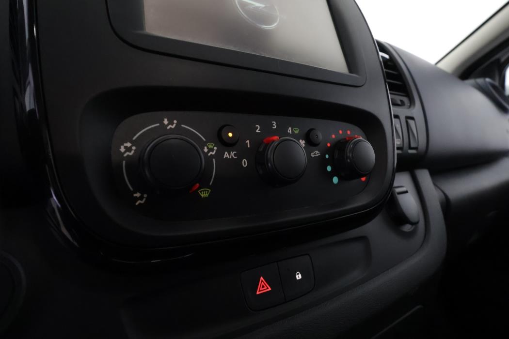 OPEL Vivaro 2016