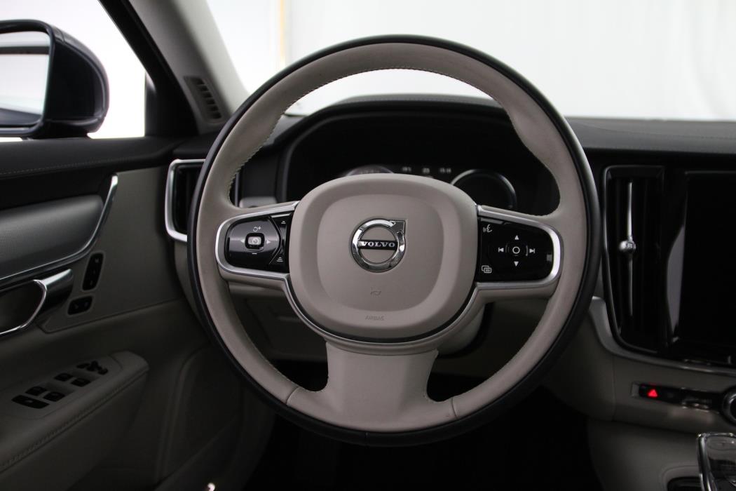 VOLVO V90 2020