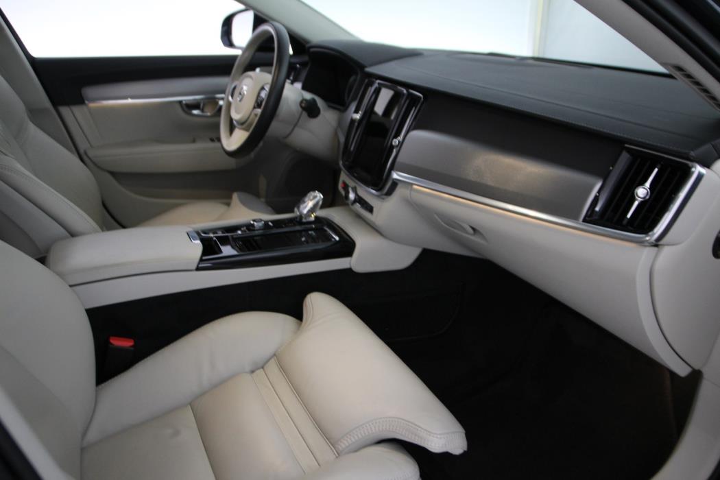 VOLVO V90 2020