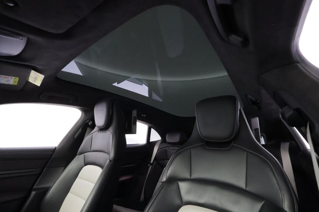 PORSCHE Taycan 2022