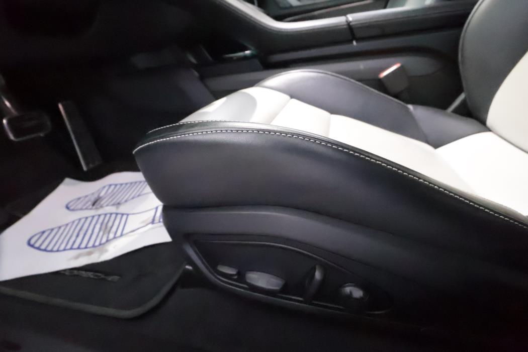 PORSCHE Taycan 2022