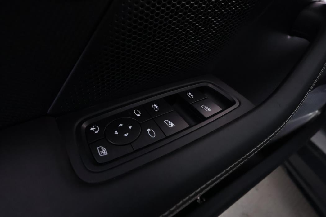 PORSCHE Taycan 2022