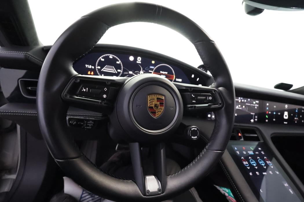 PORSCHE Taycan 2022