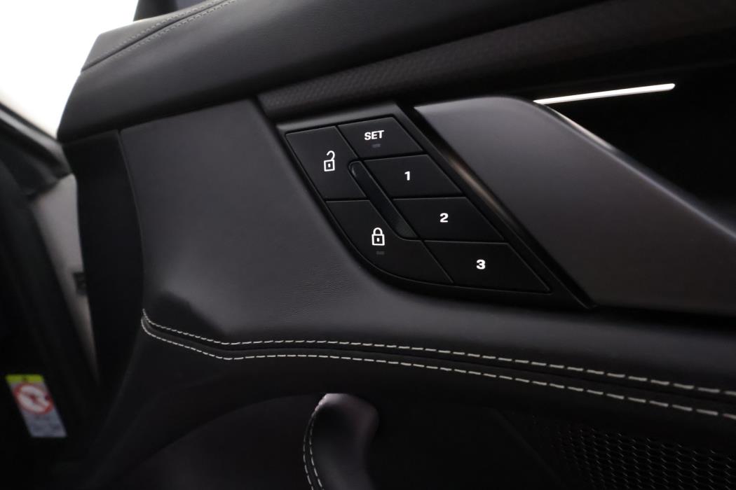 PORSCHE Taycan 2022
