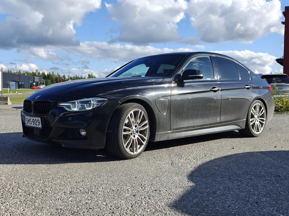 BMW 330 2017