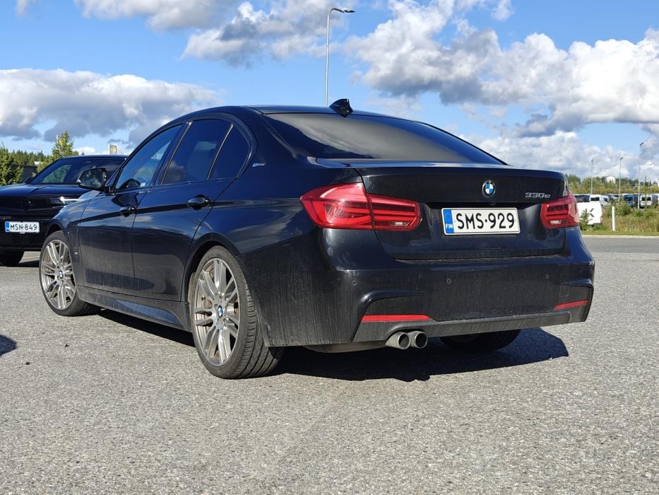 BMW 330 2017
