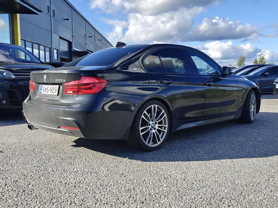 BMW 330 2017