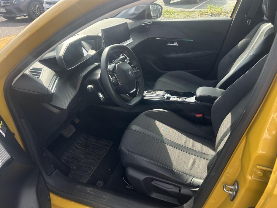 PEUGEOT e-208 2023