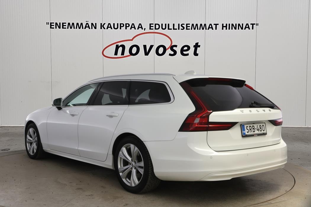 VOLVO V90 2021