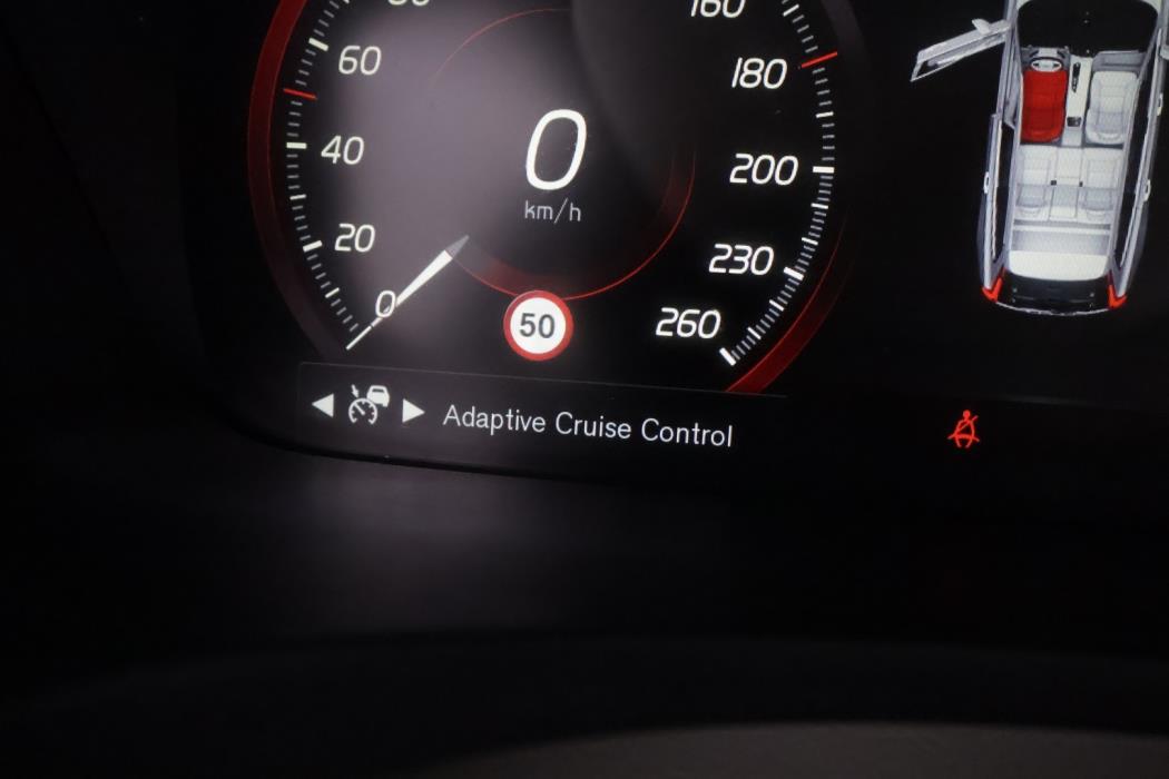 VOLVO V90 2021