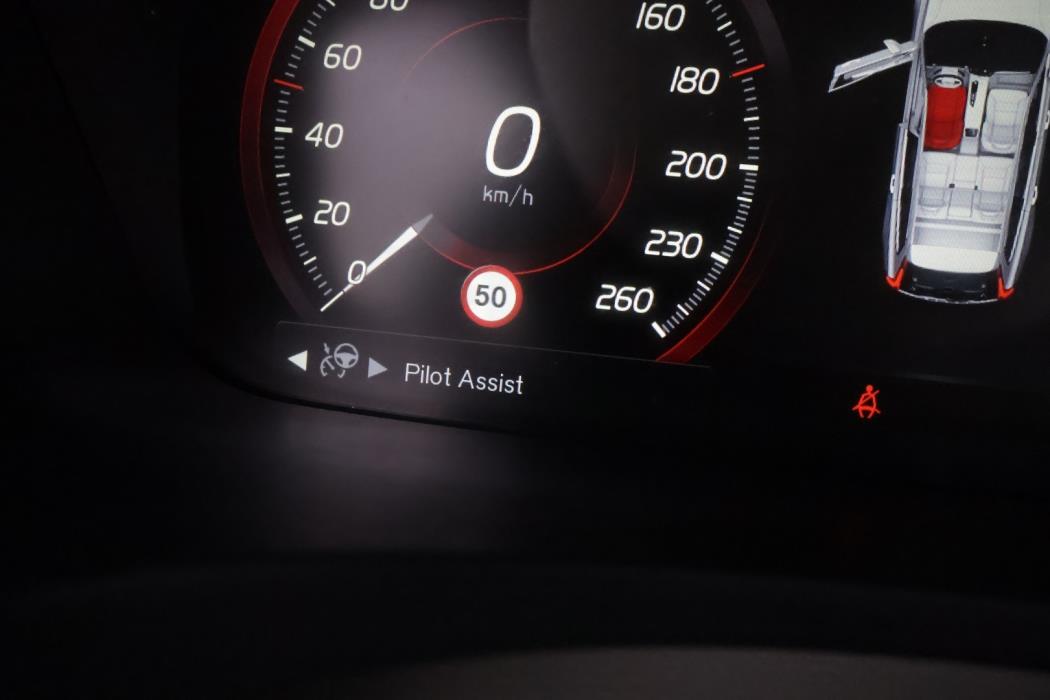VOLVO V90 2021