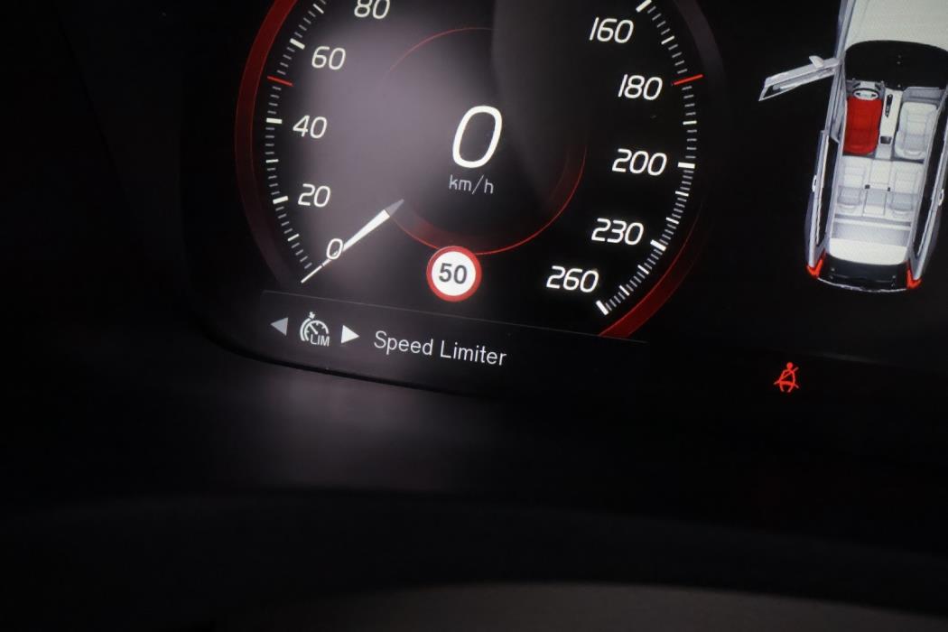 VOLVO V90 2021