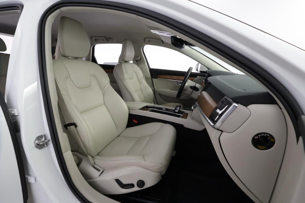 VOLVO V90 2021