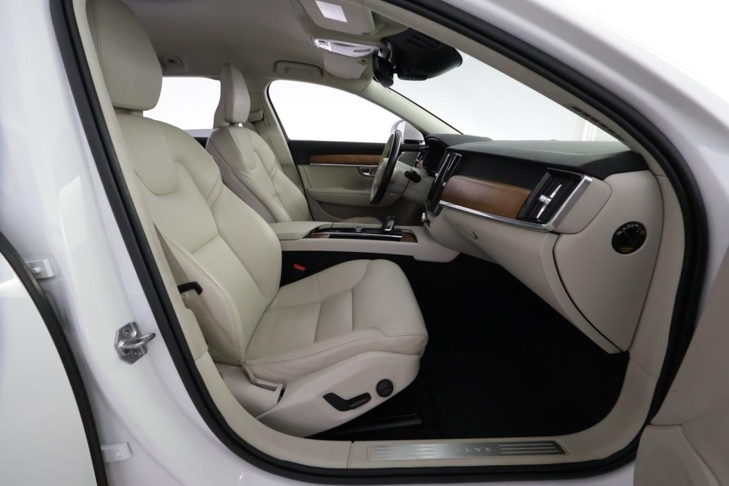 VOLVO V90 2021